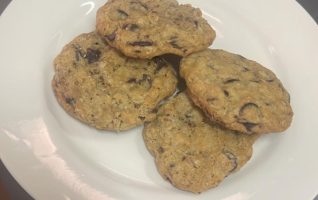 Chocolate chip cookie plate