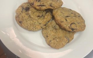 Chocolate chip cookie plate