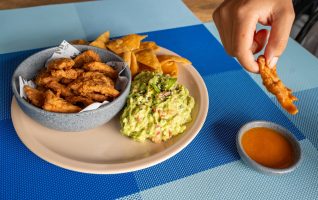 Dynamite Guacamole (with Fish Chicharrón – 250g)