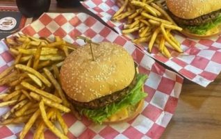 Hamburger & Coca-Cola Combo-