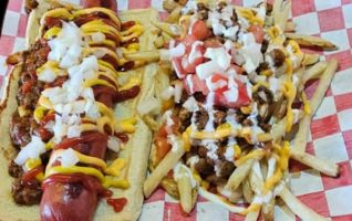 Todo Chili Dog with Todo Chili Fries