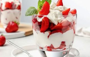 Strawberries with Cream