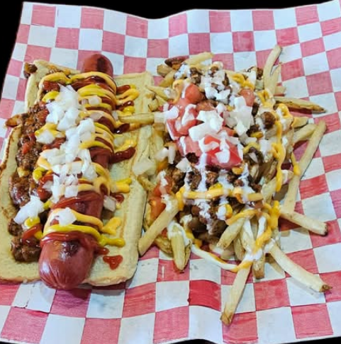 Todo Chili Dog with Todo Chili Fries